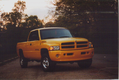 1999 Dodge Ram 4x4 - Image 1.