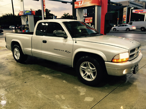 2001 Dodge Dakota R/T By Christian Herrera